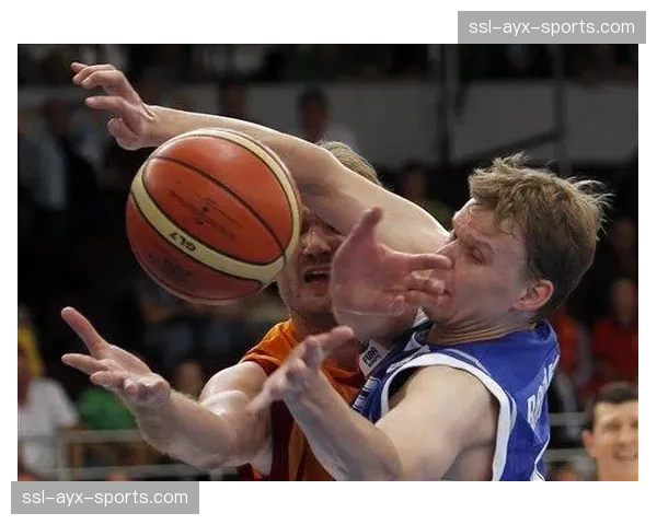 通讯:欧洲冠军联赛客队更衣室发现窃听设备,欧手联已介入调查 通讯:欧洲冠军联赛客队更衣室发现窃听设备,欧手联已介入调查